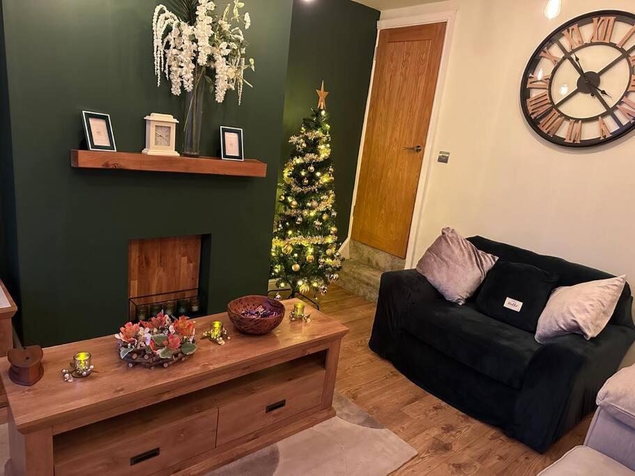 Quaint 1 Bedroom Cottage In Pudsey, Leeds Exterior photo